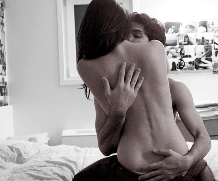 Doppio gioco telefilm hard massaggi erotico milano Un film di sesso sciacquetta significato